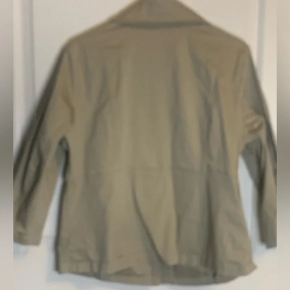 Susan Graver XL Tan Blazer with silver Buttons, P2P 26, 24” length, Preloved EUC - Picture 2 of 3